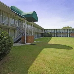 https://express-airport-inn.top-richmond-hotels.com